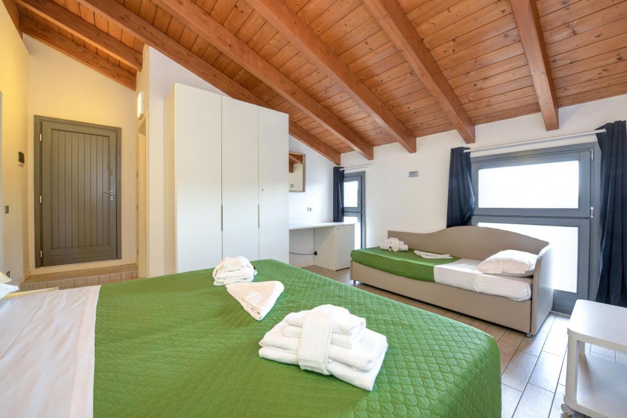Borgo Gasparina Family Apartments Castelnuovo del Garda Exterior photo