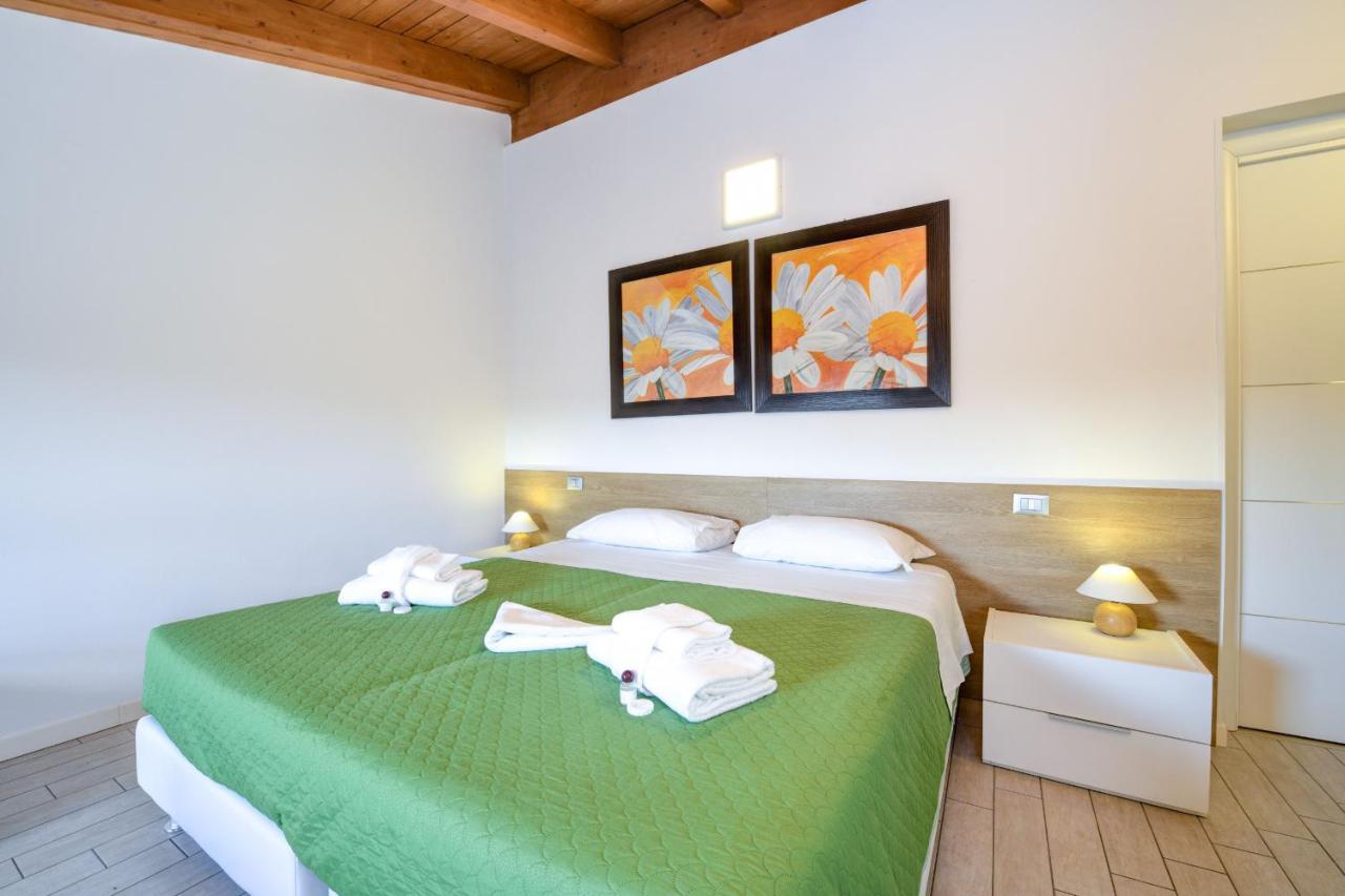 Borgo Gasparina Family Apartments Castelnuovo del Garda Exterior photo
