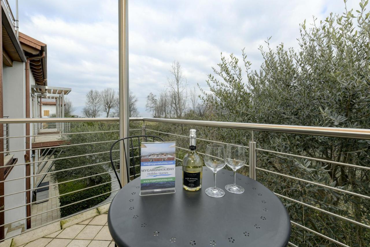 Borgo Gasparina Family Apartments Castelnuovo del Garda Exterior photo